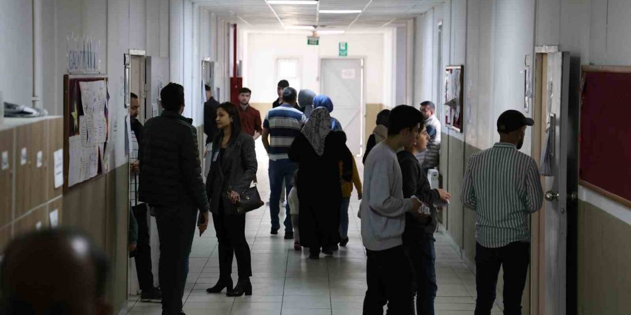 Depremin Vurduğu Mahalle Oyunu Kullanmayı İhmal Etmedi