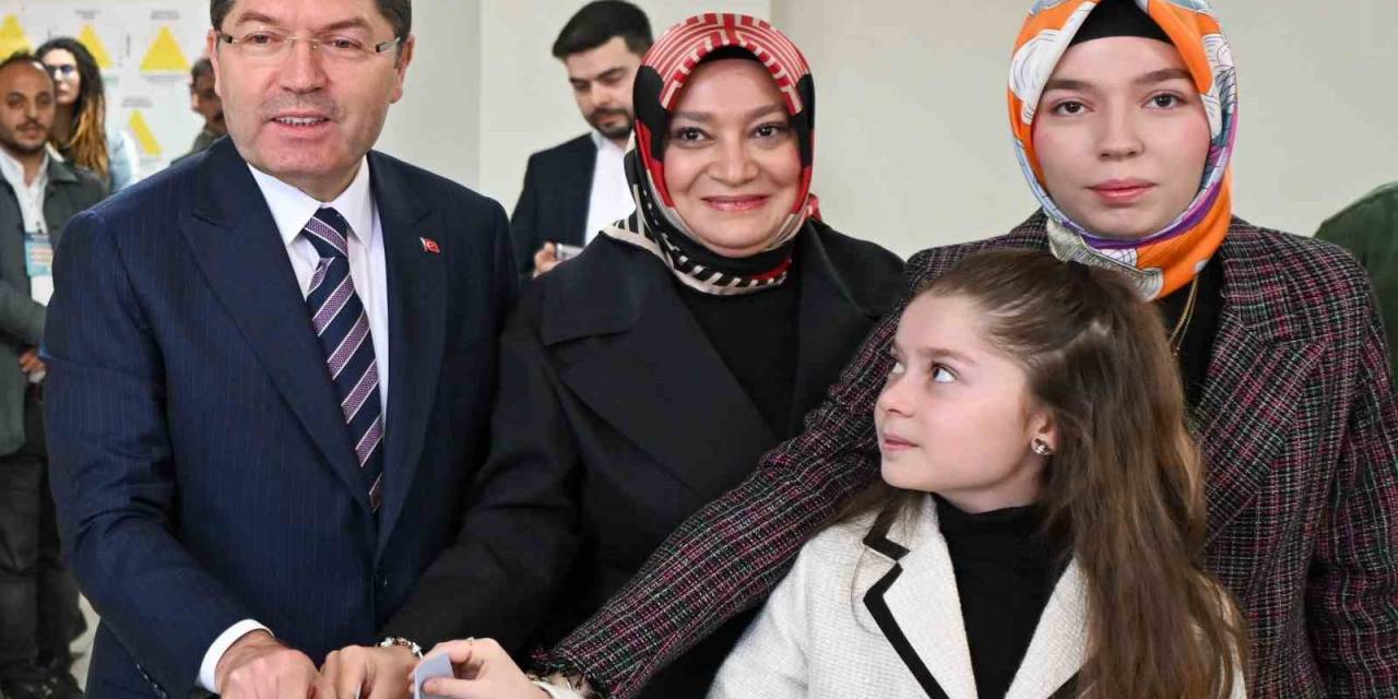 Adalet Bakanı Yılmaz Tunç, Oyunu Bartın’da Kullandı