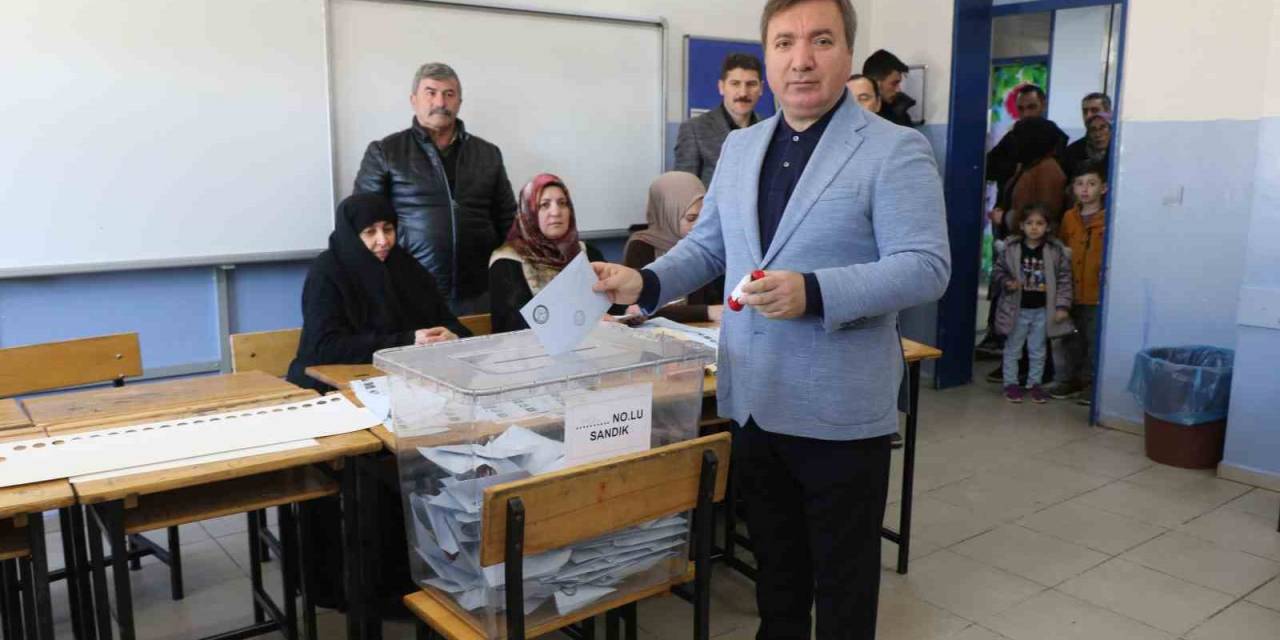 Erzincan Valisi Aydoğdu Oyunu Kullandı