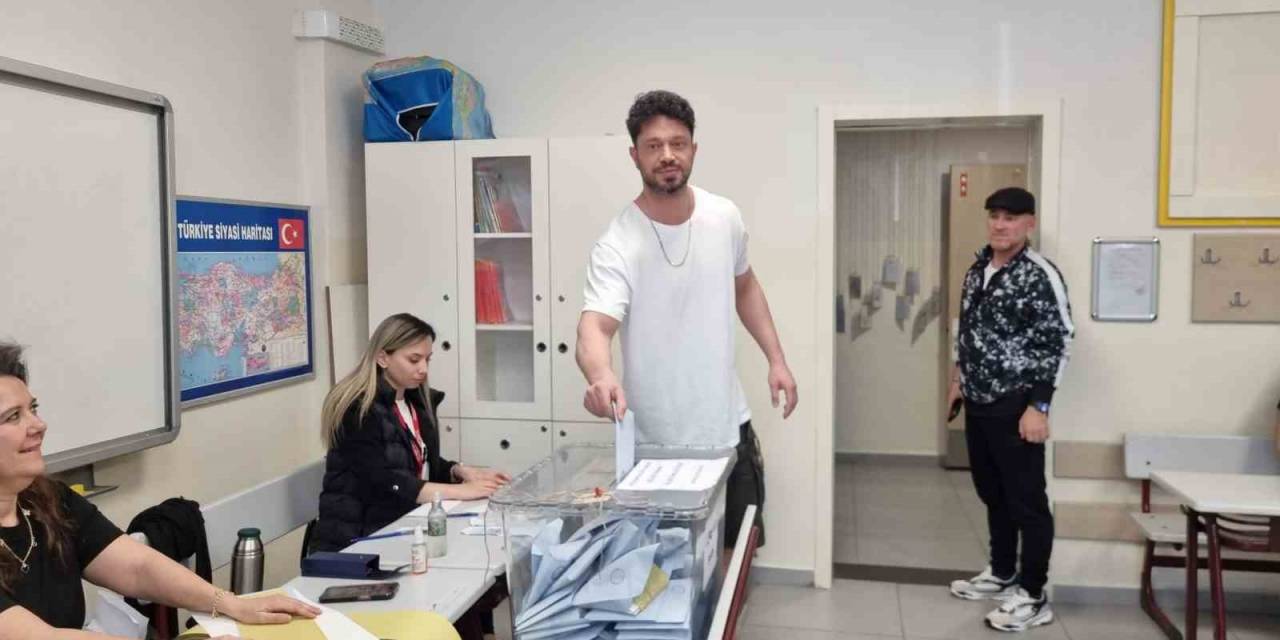 Ünlü Şarkıcı Murat Boz Oyunu Kullandı