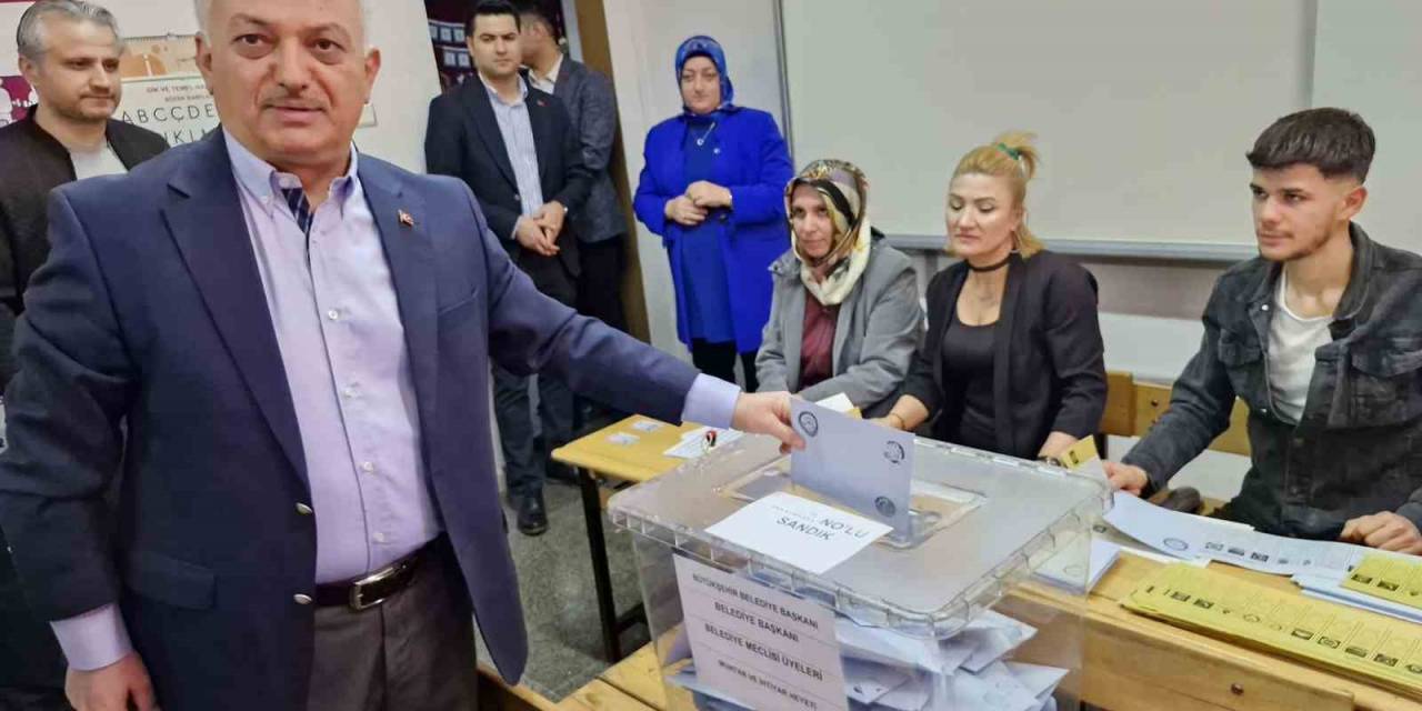 Vali Yazıcı Oyunu Kullandı