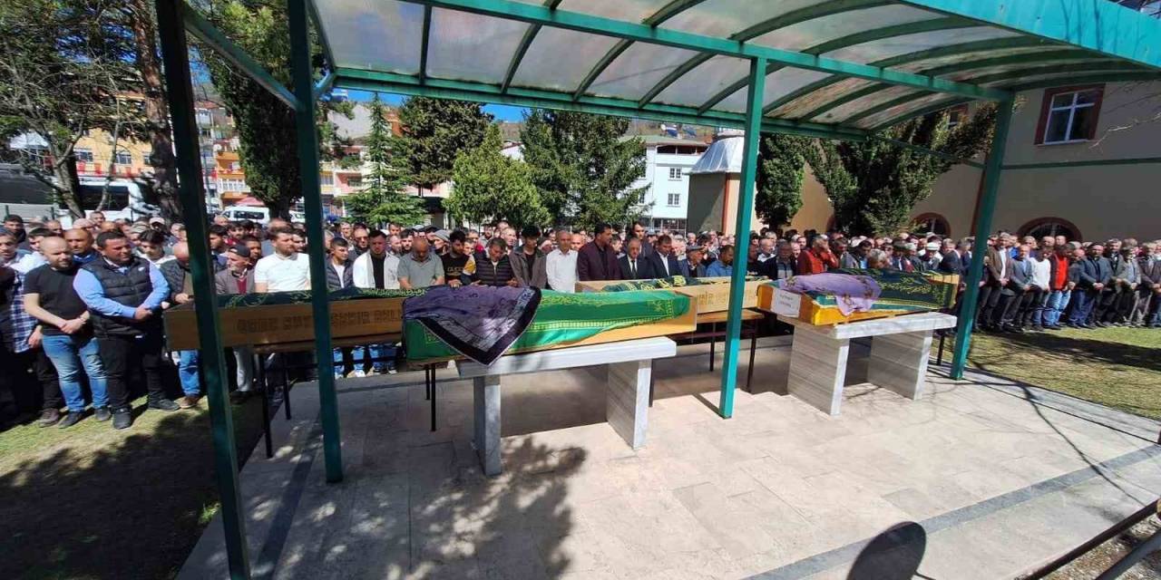 Çankırı’daki Kazada Hayatını Kaybedenler Ordu’da Toprağa Verildi
