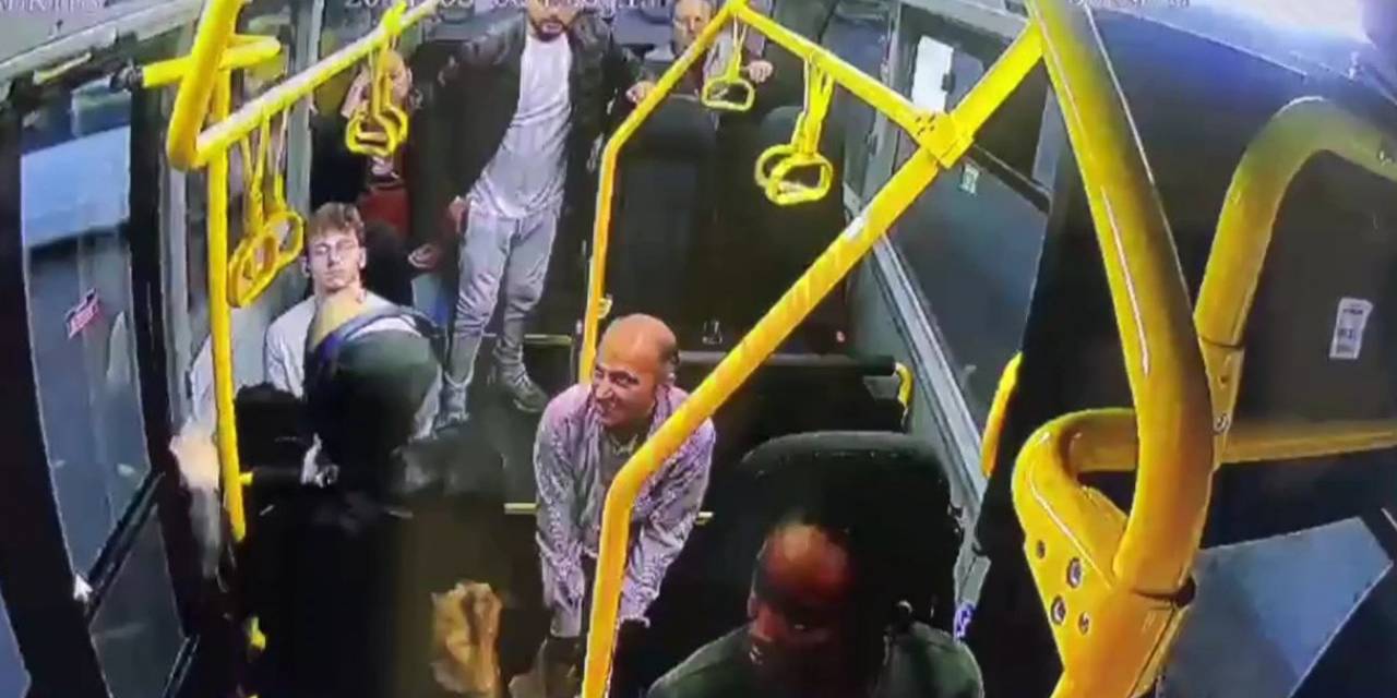 Minibüste Fenalaşan Yolcusunu Hastaneye Yetiştirdi