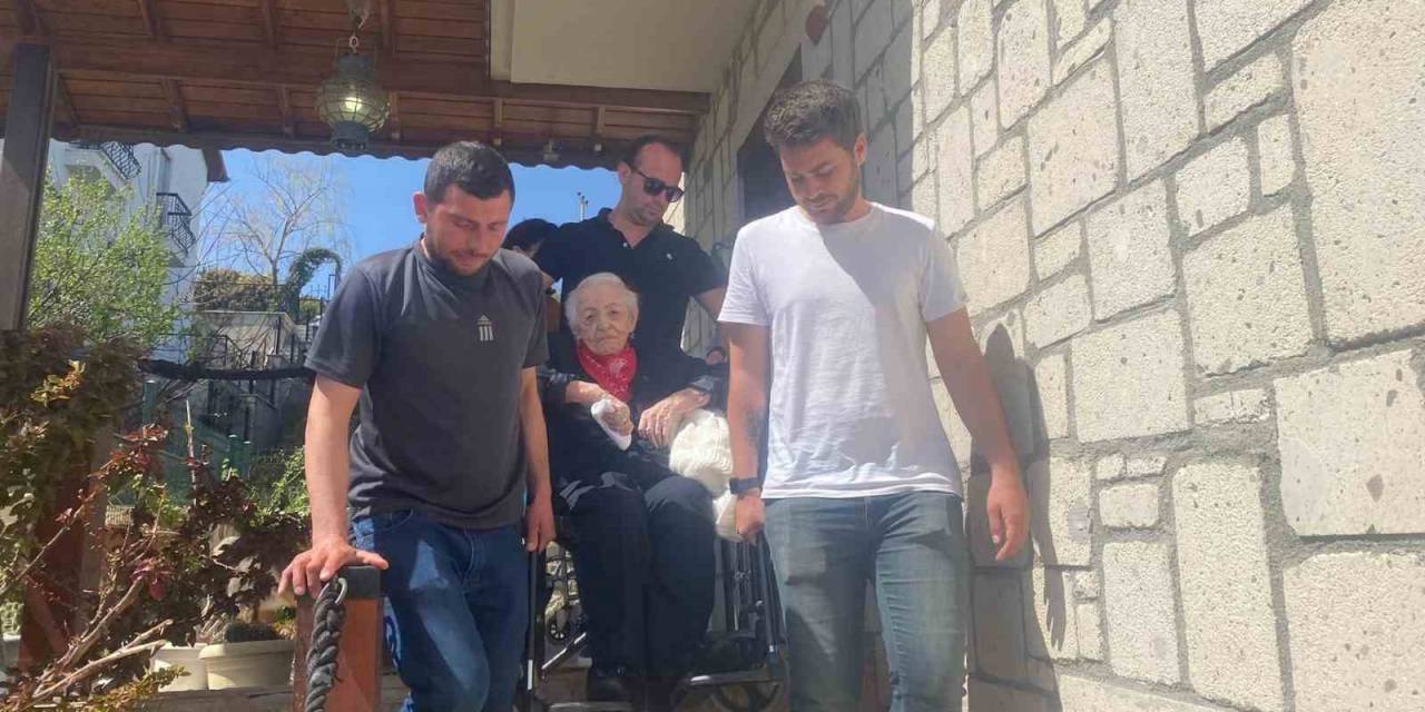 101 Yaşındaki Zekiye Teyze Engel Tanımayarak Sandığa Gitti