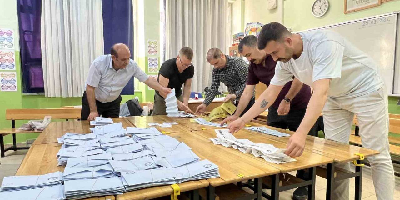 Manisa’da Oy Sayımına Geçildi