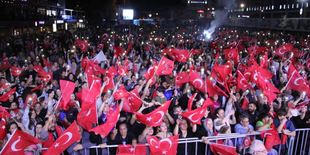 Aydın Chp’de Kutlamalar Başladı