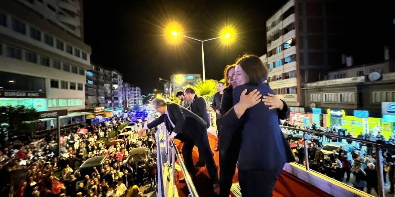 Nazilli’de Chp, Zafer Kutlaması Yaptı