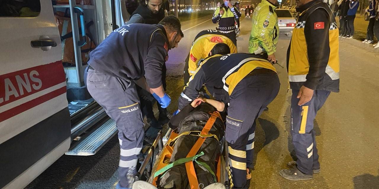 Motosiklet Hafif Ticari Araca Çarptı: 2 Yaralı