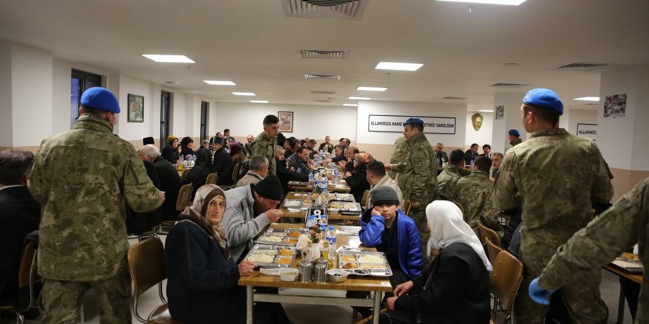 Şehit Aileleri Ve Gazi Yakınları İçin İftar Yemeği Düzenlendi