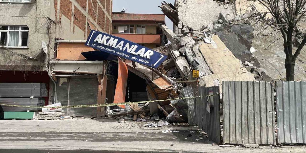 5 Katlı İş Merkezi, Tek Darbede Yerle Bir Oldu