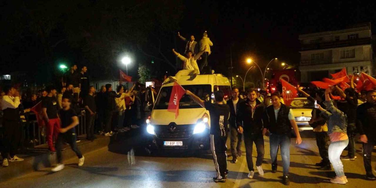 Manavgat Halkı Niyazi Nefi Kara Dedi