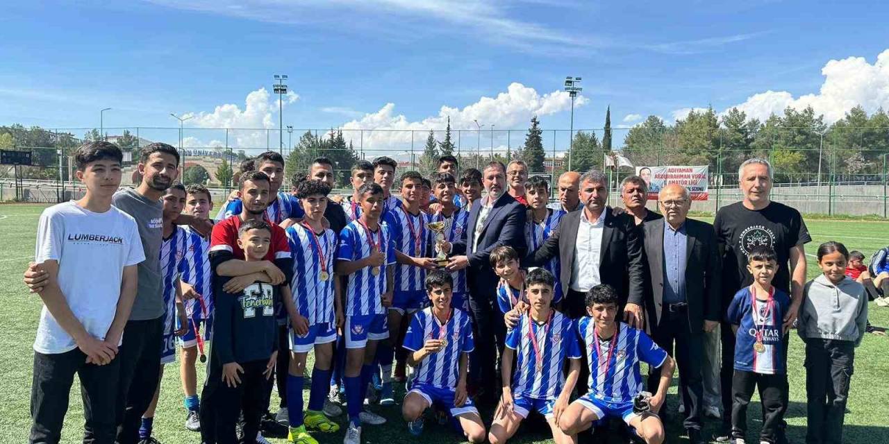 Samsatsporlu Gençler Şampiyon Oldu