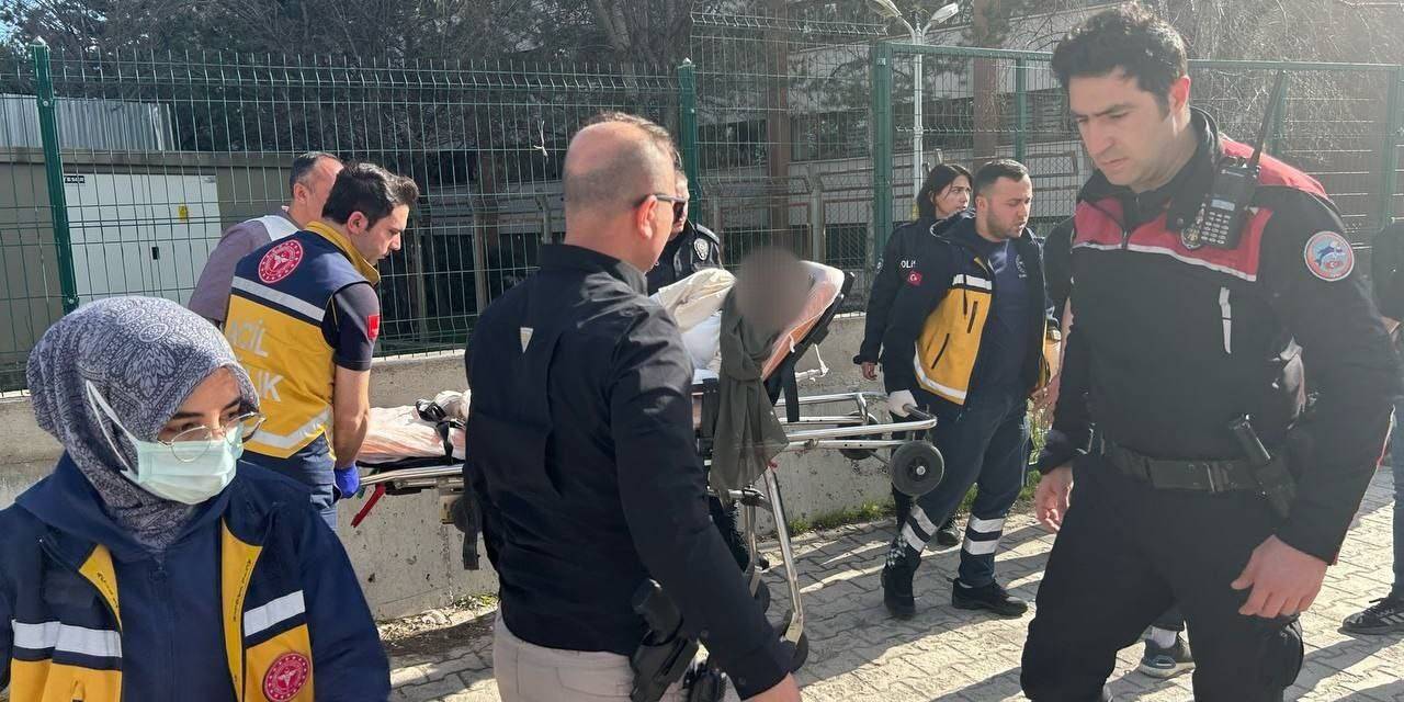 Boşanma Aşamasındaki Eşini Vurduktan Sonra Rehin Aldı