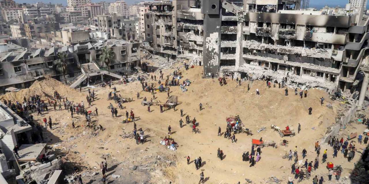 Gazze’deki Yerinden Edilmiş Filistinlilere Hastaneleri Boşaltma Çağrısı