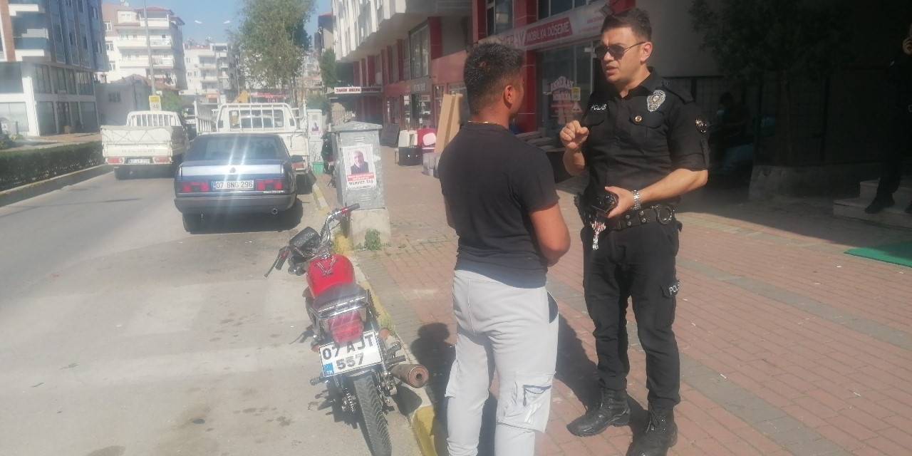 Motosikletin Önünü Kaldırırken Polise Yakalandı, Önce Nasihat Ardından 38 Bin 291 Tl Ceza Yedi