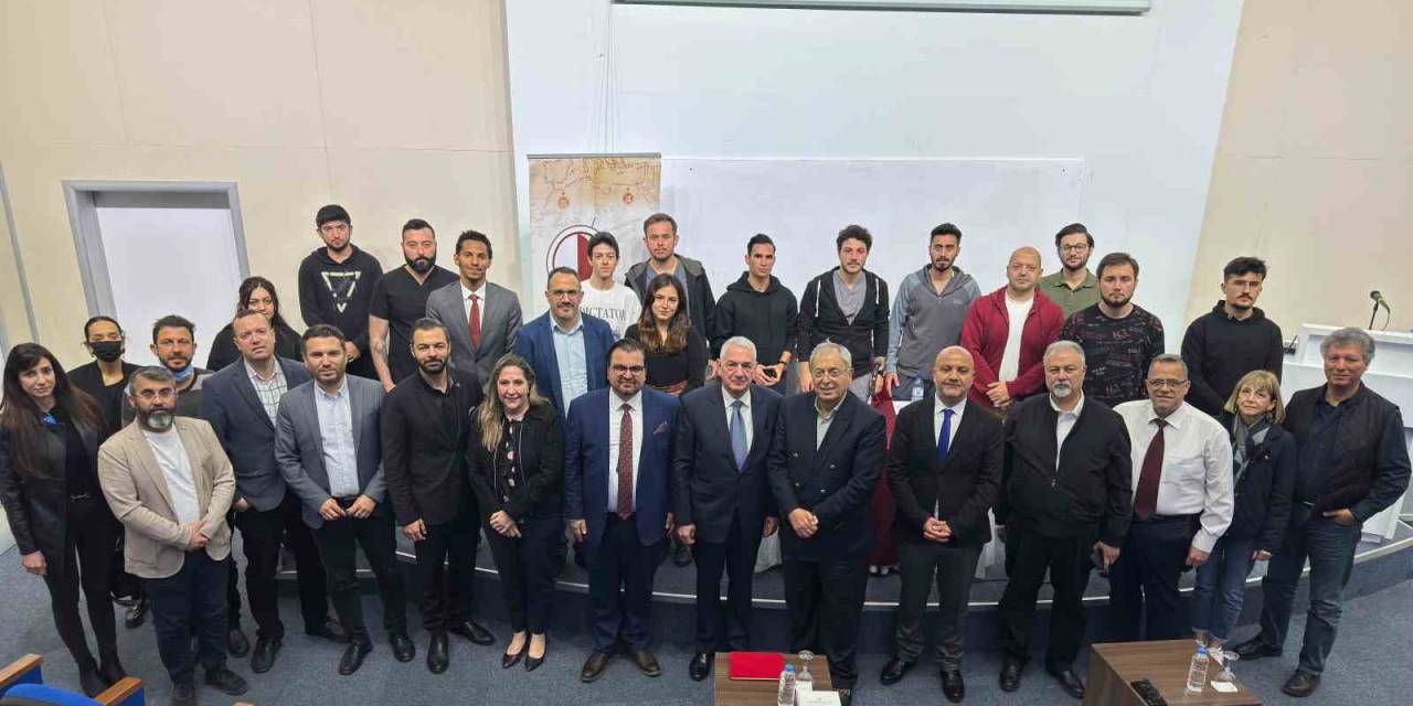 Suriye’de İç Savaşa Giden Yolun En Önemli Tanıklarından Biri Olan Türkiye’nin Son Şam Büyükelçisi Ömer Önhon, Konferans Verdi
