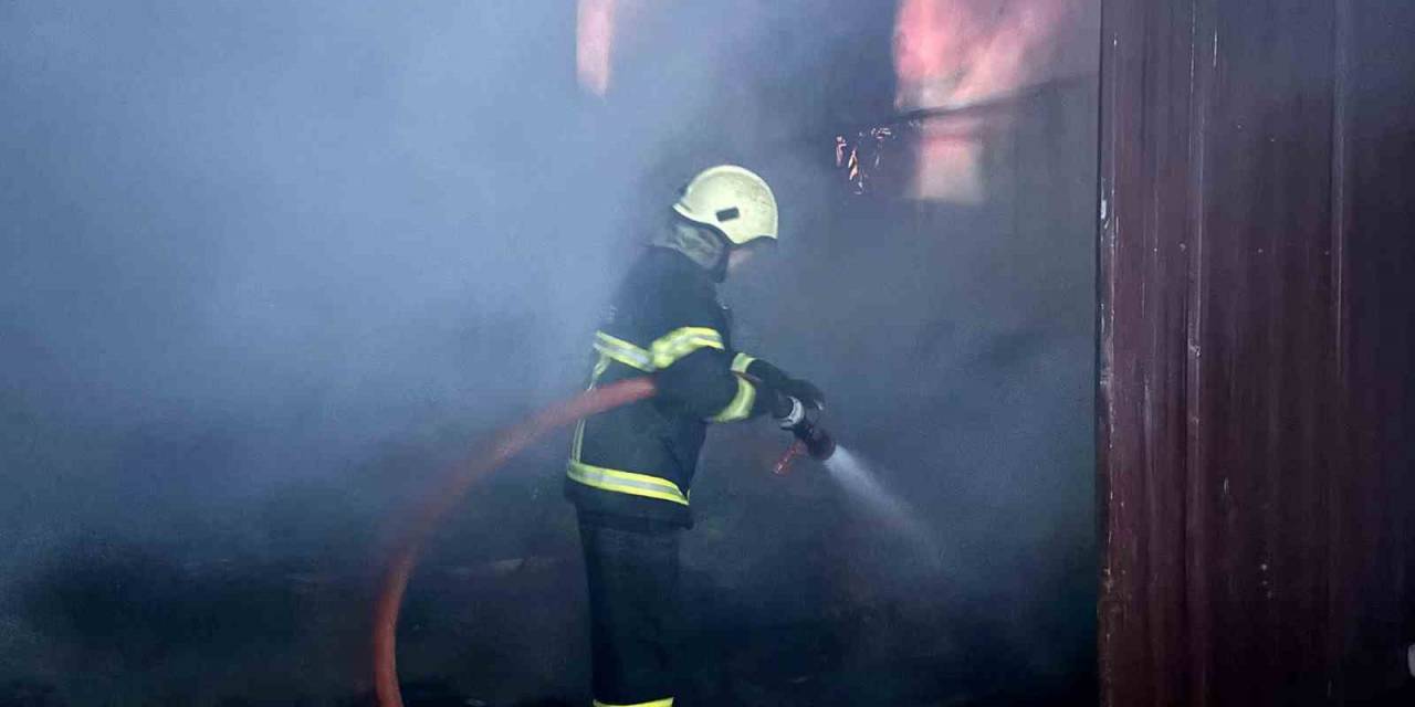 Palet Fabrikası Alev Alev Yandı: Hasar Büyük