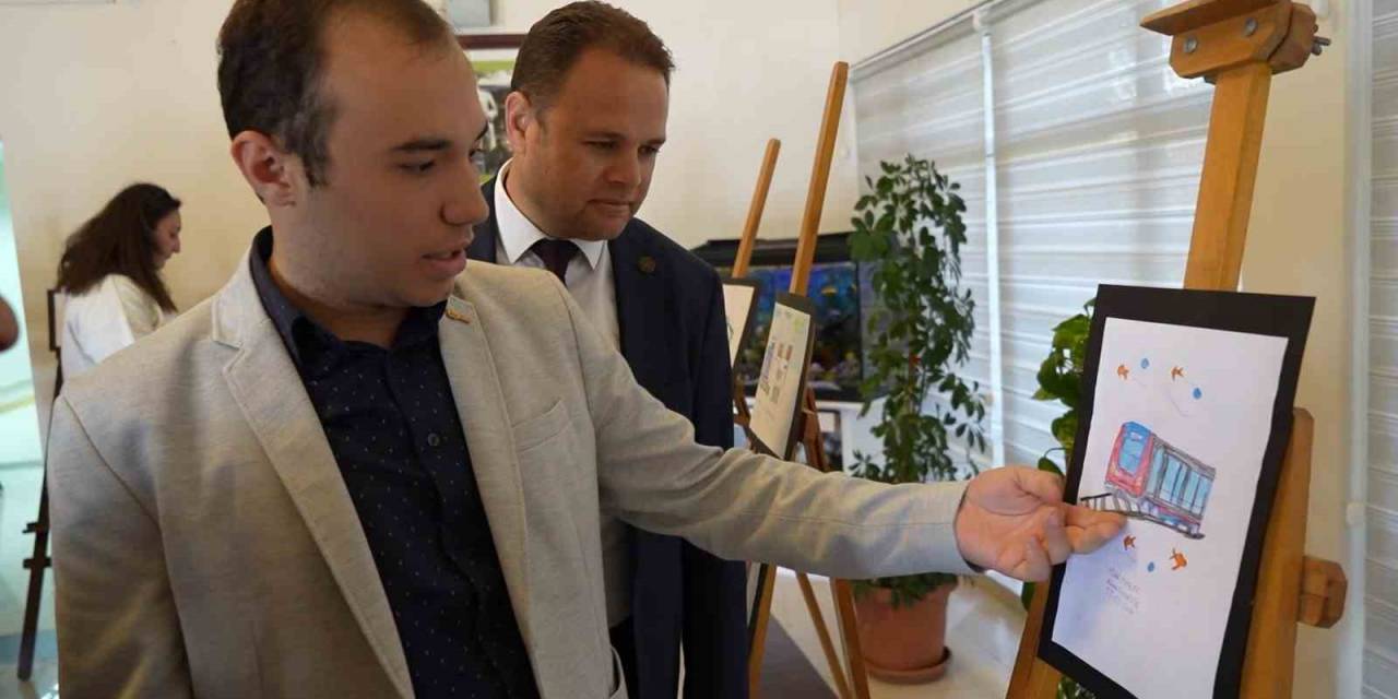 Otizmli Üniversite Öğrencisi Berkay’ın Azmi: Spor Ve Resim Yaparak Hayata Tutundu