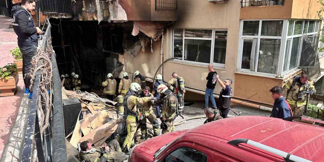 İstanbul Valiliği’nden Gece Kulübündeki Yangına İlişkin Açıklama: “Hayatını Kaybedenlerin Sayısı 10, 7’si Ağır 13 Kişi Yaralı"