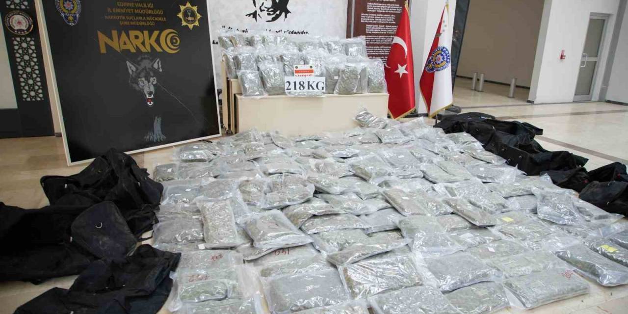 Türkiye’ye Valizler Dolusu Uyuşturucu Sokacaklardı: 218 Kilogram Skunk Ele Geçirildi