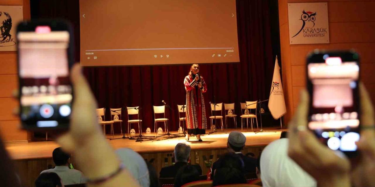 Kazakistanlı Öğrenciler Kültürlerini Tanıttı