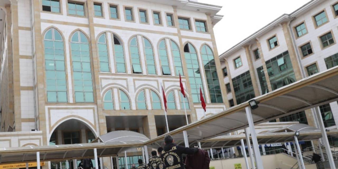 Antalya’da Sahte Savcı Ve Polis Operasyonunda 6 Tutuklama