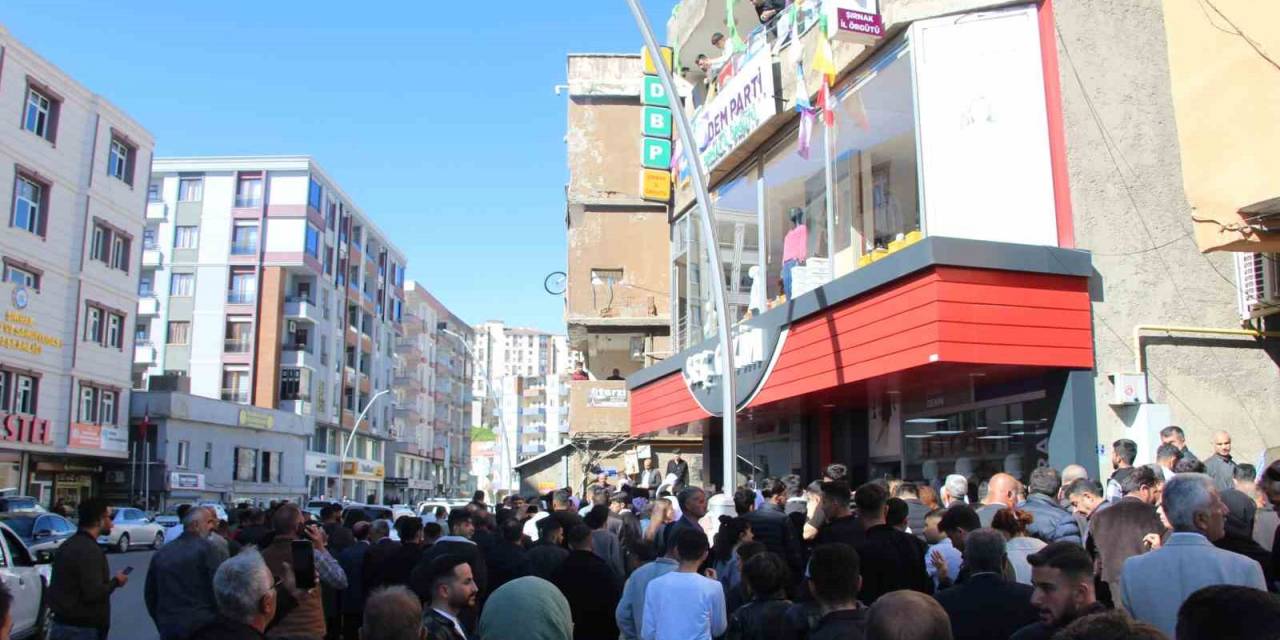 Şırnak’ta İzinsiz Yürüyüşe Polis Müdahalesi: 11 Gözaltı