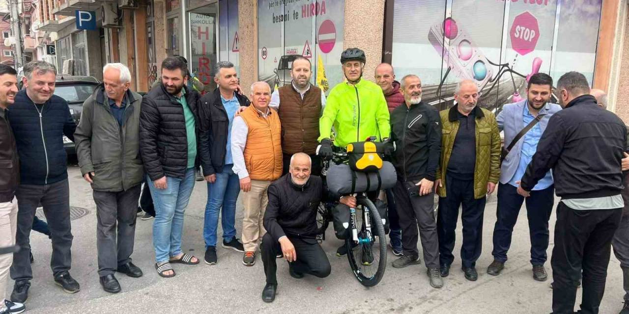 Hac Vazifesini Yerine Getirmek İçin Kuzey Makedonya’dan Bisikletle Yola Çıktılar