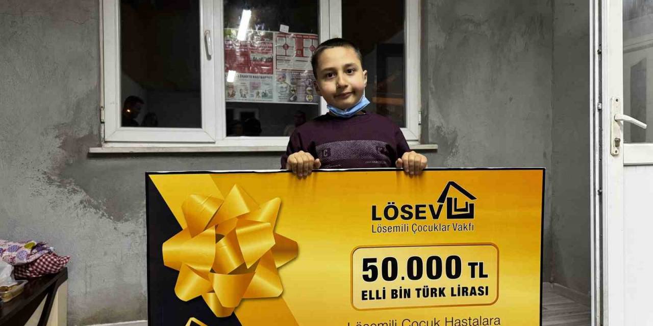 Minik Ahmet’e 50 Bin Tl İhtiyaç Çeki