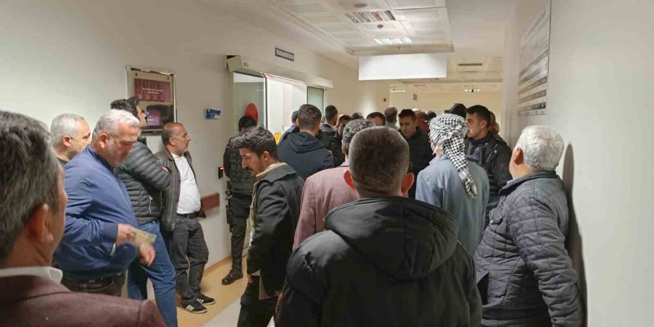 Pervari’de İki Aile Arasında Silahlı Kavga: 1’i Ağır 5 Yaralı