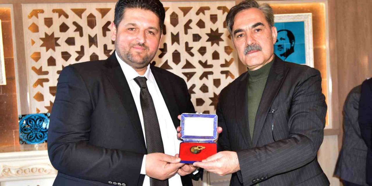 Ahlat Belediyesinde Devir Teslim Yapıldı