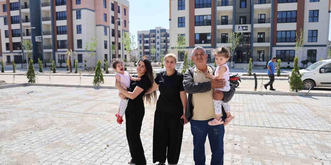 516 Deprem Konutu Hak Sahiplerine Teslim Edildi