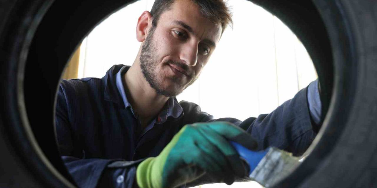 Yasak Kalkınca Vatandaşlar Oto Lastikçilerde Yoğunluk Oluşturdu