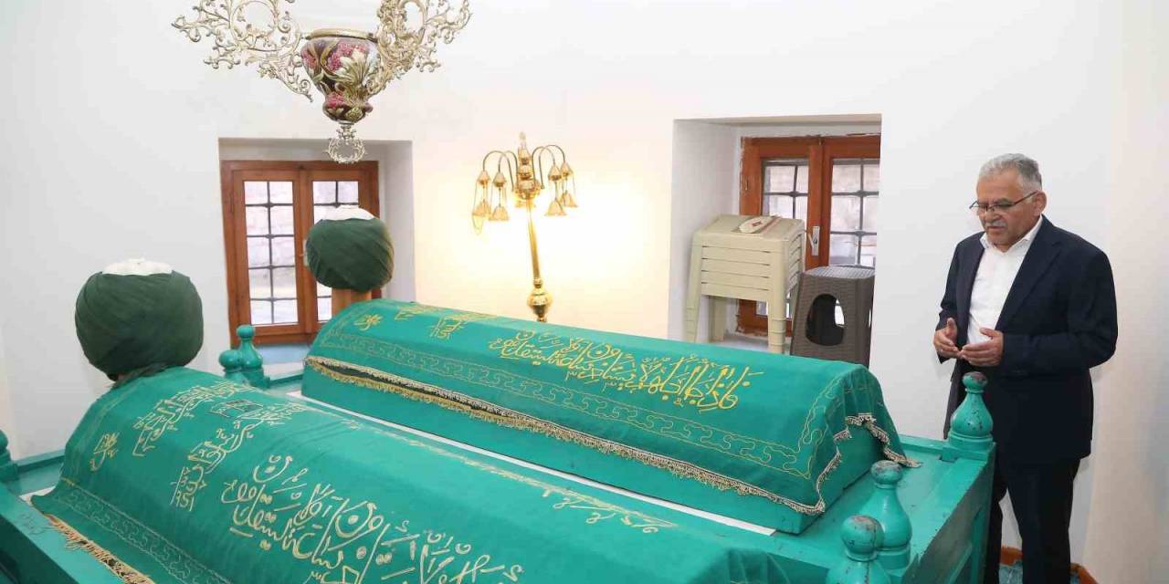 Başkan Büyükkılıç, Esnafla Buluştu, Şeyh İbrahim Tennuri Hazretleri’nin Türbesini Ziyaret Etti