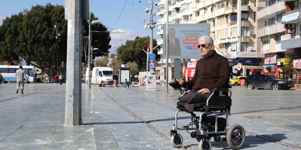 Nostalji Tramvayı Da Seferlerine Yeniden Başladı