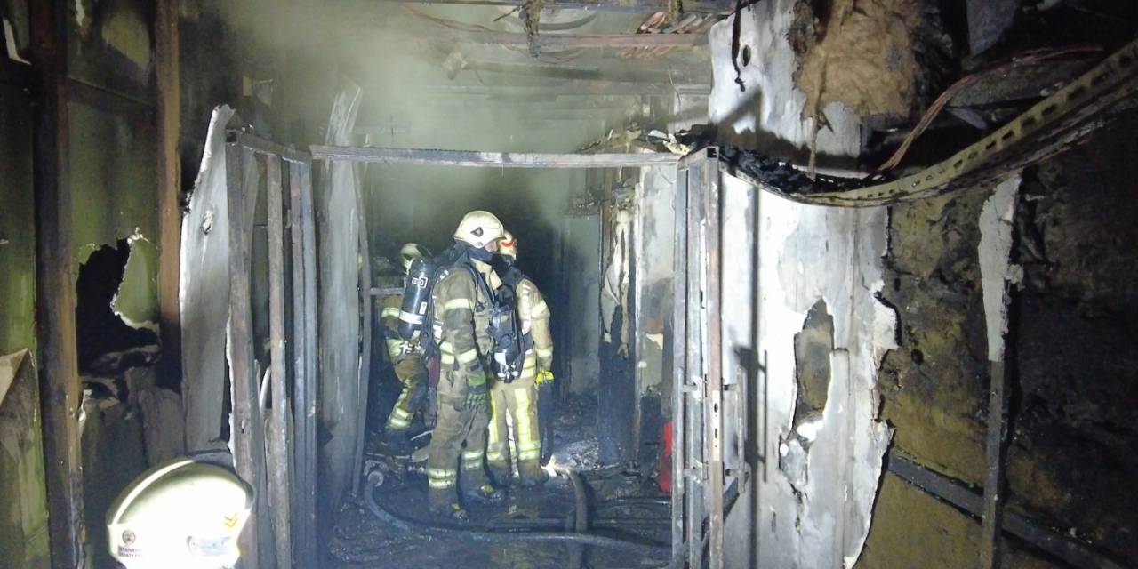 Beşiktaş’taki Gece Kulübünün İçerisi Yangın Sonrası Görüntülendi