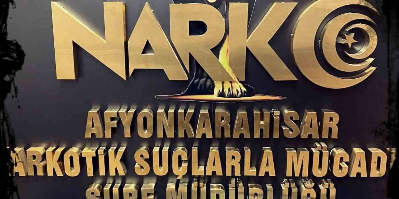 414 Kullanımlık Peçeteye Emdirilmiş Uyuşturucu İle Yakalandı