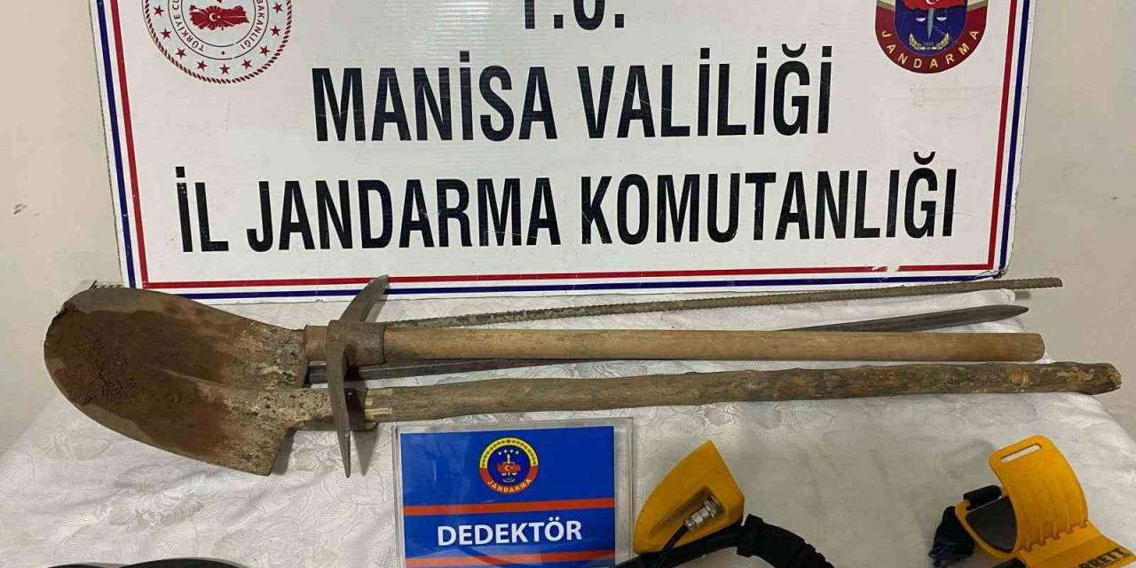 Defineciler Suçüstü Yakalandı