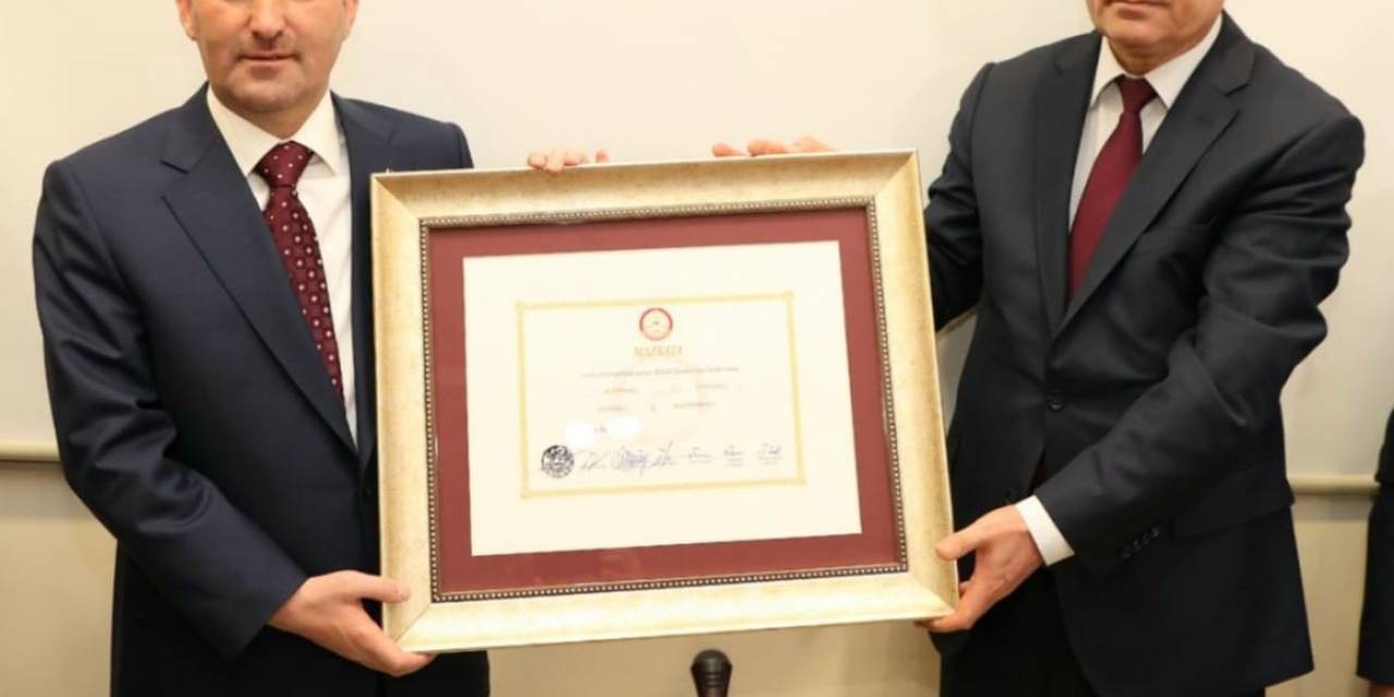 Başkan Ali Tombaş Mazbatasını Aldı Ve Göreve Başladı