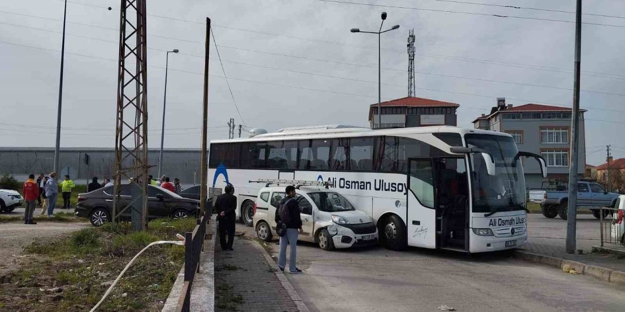 Sinop’ta Otobüsün Karıştığı Zincirleme Kazada 1 Kişi Yaralandı