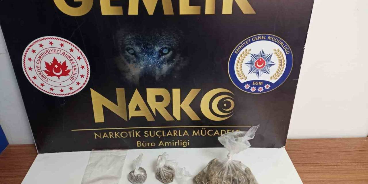 Gemlik’te Uyuşturucu Madde Kullanımı Ve Satışı Yapan 64 Kişi Yakalandı