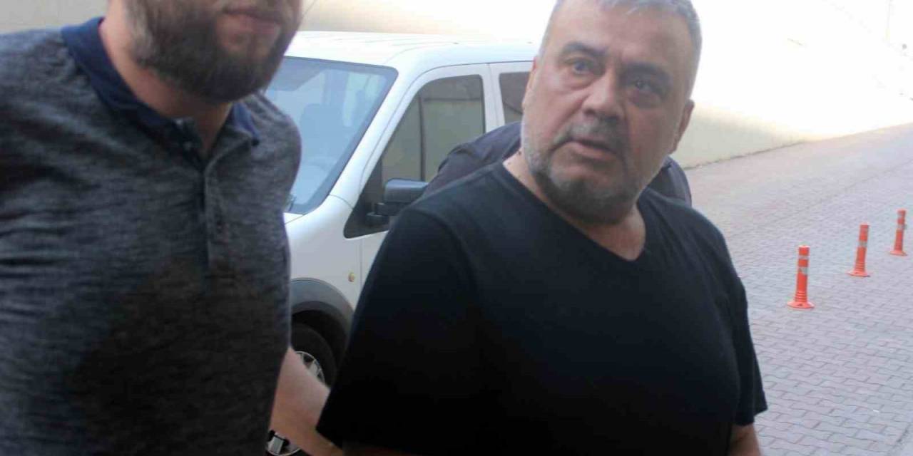 Komşularıyla Kavga Eden Ünlü Sanatçı Ve Oğluna Ceza Yağdı