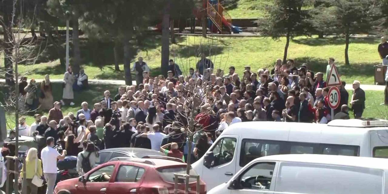 Gaziosmanpaşa’daki Yeniden Oy Sayımında Gerginlik