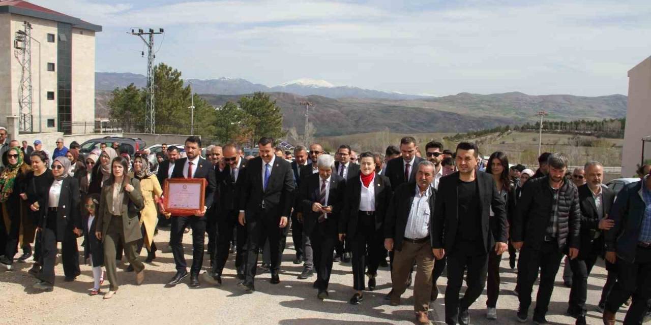 Suşehri Belediyesi’nde Devir Teslim Töreni