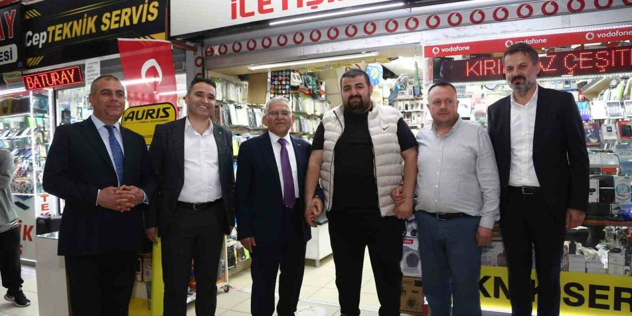 Hunat Çarşısı Esnafını Ziyaret Eden Büyükkılıç’tan Birlik, Beraberlik Mesajı