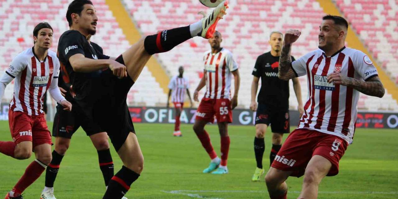 Trendyol Süper Lig: E.y Sivasspor: 0 - Fatih Karagümrük: 0 (İlk Yarı)