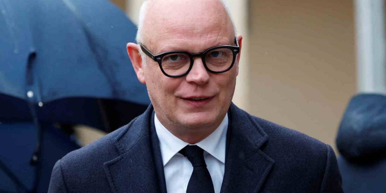 Fransa’nın Eski Başbakanı Philippe’nin Ofisi Polis Tarafından Arandı