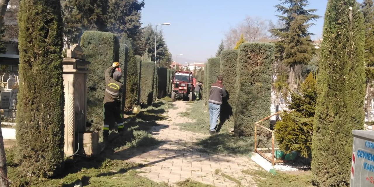 Çorum’da Mezarlıklar Bayrama Hazırlanıyor
