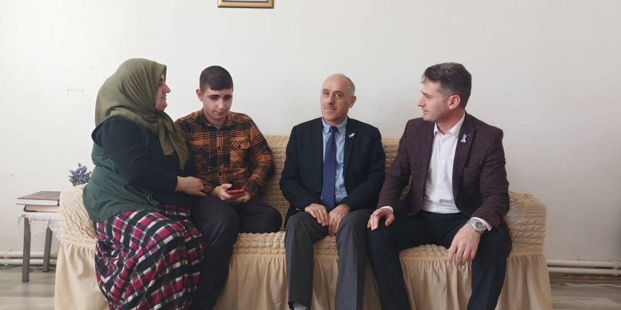 Bayburt’ta Dünya Otizm Farkındalık Günü’ne Çeşitli Etkinliklerle Dikkat Çekildi