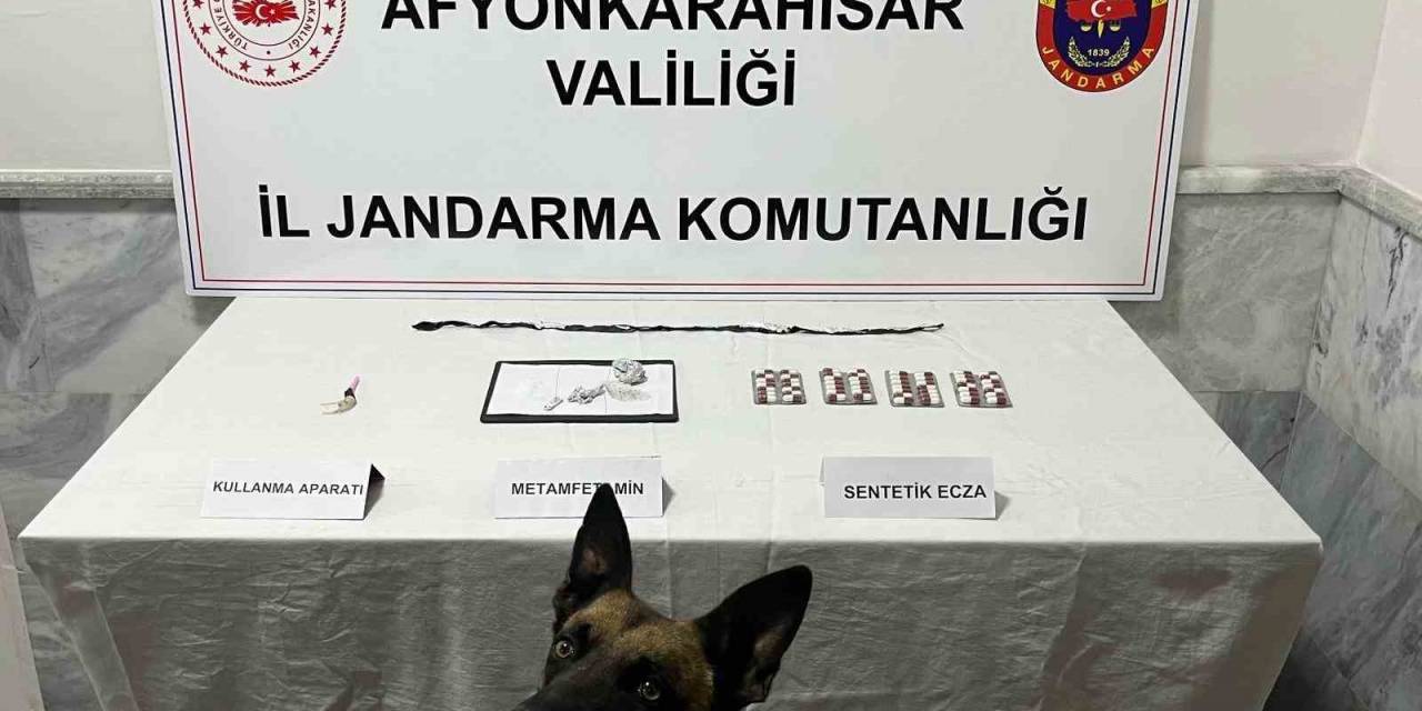 Şehir Dışından Getirdikleri Uyuşturucuyu Satamadan Jandarmaya Yakalandılar